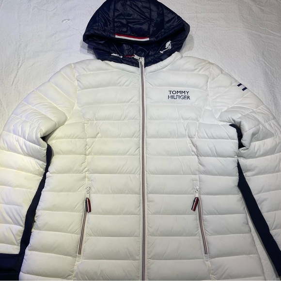 Tommy Hilfiger Jackets & Blazers - Tommy Hilfiger large light weight spring coat